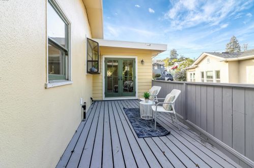 2800 Kingsland Ave, Oakland CA  94619-3325 exterior