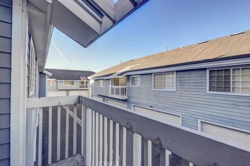 11690 Lakewood Blvd, Downey CA  90241-5272 exterior