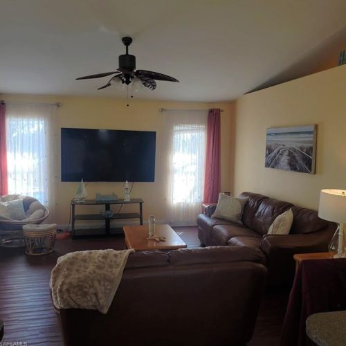 612 26th Ter, Cape Coral, FL 33904-2815