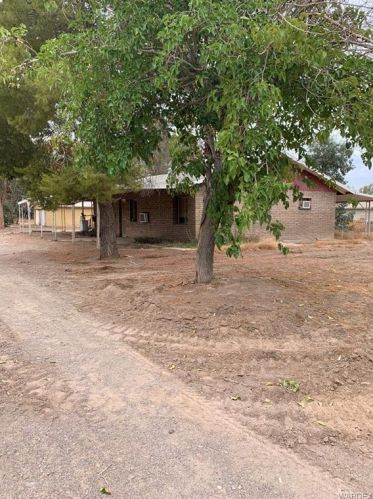 1684 Valley Dr, Mohave Valley, AZ 86440-8582