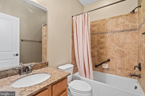 32 Black Forest Ln, Lovettsville VA  20180-8506 exterior