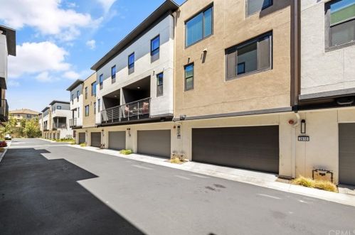 2812 Glassell St, Orange CA  92865-1002 exterior