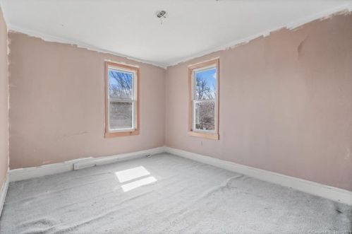 289 Carroll Ave, Bridgeport CT  06607-1801 exterior