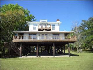 6359 Bay Rd, Mobile, AL 36605-9673