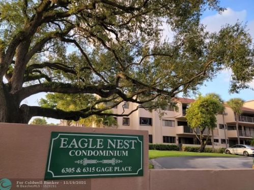 6305 Gage Pl, Hialeah, FL 33014-2323