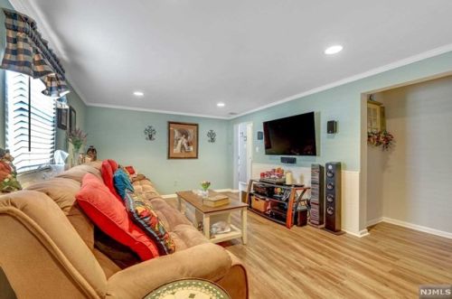 437 Northern Pkwy, Ridgewood NJ  07450-1720 exterior
