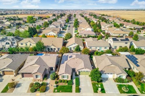 12311 El Portal Way, Rancho Cordova CA  95742-7714 exterior