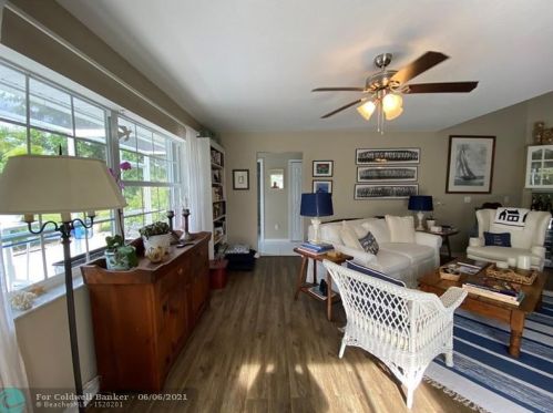 3843 9th Ln, Vero Beach FL  32960-6122 exterior