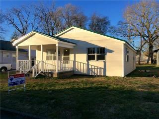 422 Crockett St, Lawrenceburg, TN 38464-3804