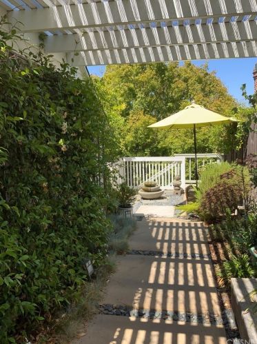12052 Laurel Terrace Dr, North Hollywood, CA 91604-3618