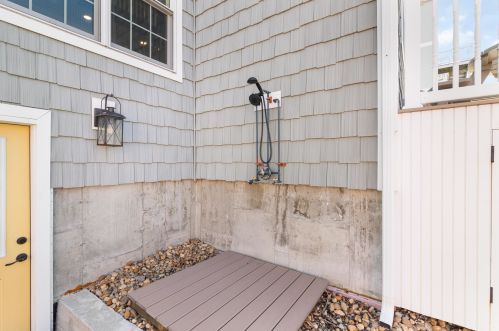 607 Ocean Blvd, Hampton NH  03842-4335 exterior