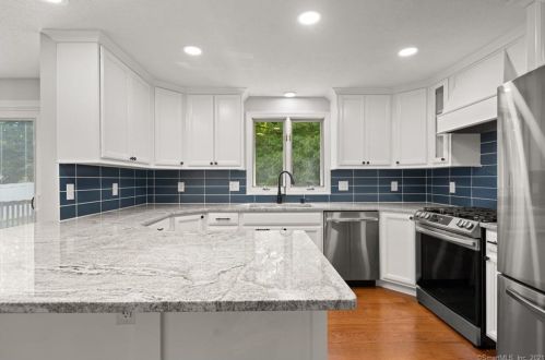 208 Lefoll Blvd, Wapping CT  06074-4261 exterior
