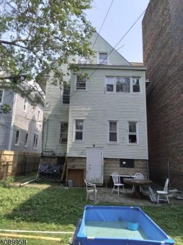 109 Clinton St, East Orange, NJ 07017-3602
