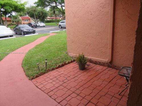 439 Lake Helen Dr, West Palm Beach, FL 33411-2279
