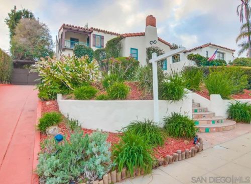 3211 Dumas St, San Diego CA 92106-1317 exterior