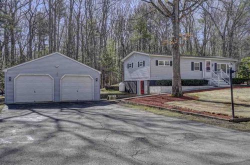 113 Main St, Newton, NH 03858-3118