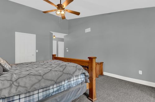 1548 Roscommon Dr, Pataskala OH  43062-7017 exterior