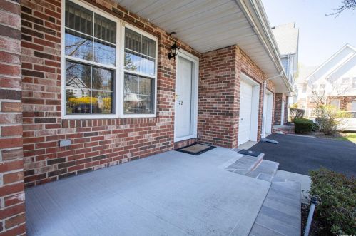 22 Springfield Cir, Central Islip, NY 11722-4631