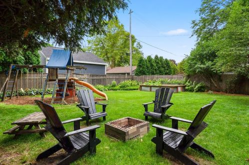 1003 Sylvan Ave, Milwaukee WI 53217-5355 exterior