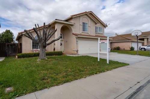 1950 Parkview Cir, Hollister, CA 95023-5223