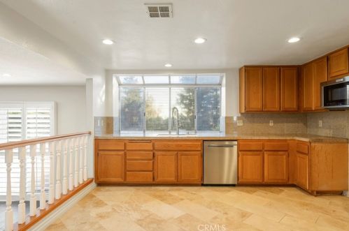 1512 Mansfield Ct, Upland CA  91784-7963 exterior