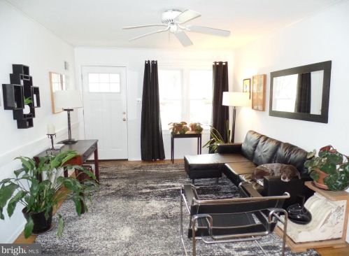 1821 Pimmit Dr, Falls Church, VA 22043-1114