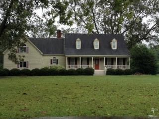 75 Cape Fear Dr, Whiteville, NC 28472-5658