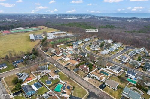 18 Lillian Dr, Hazlet, NJ 07730-2631