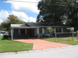 527 Victoria Blvd, Auburndale, FL 33823-3737