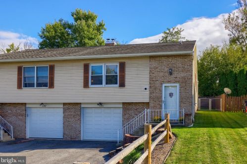 1595 Reading Rd, Schoeneck, PA 17578-9304