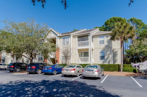 1600 Long Grove Dr, Mount Pleasant SC  29464-7402 exterior