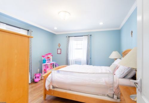 284 Passaic Ave, Nutley NJ  07110-2743 exterior