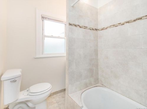 407 Columbus Ave, Mount Vernon NY  10553-1918 exterior