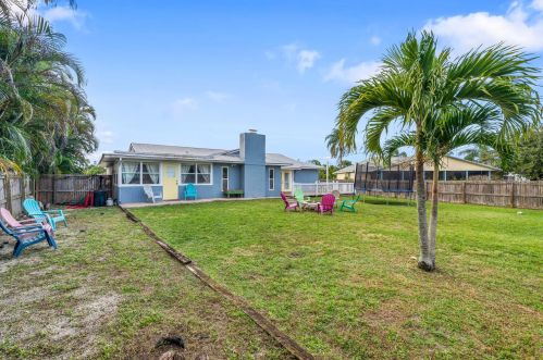 709 Dorchester St, Fort Pierce FL  34983-8762 exterior