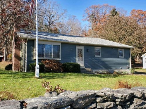87 New London Tpke, Norwich, CT 06360-2623