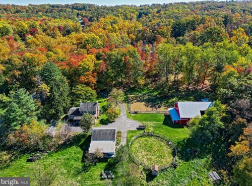 7455 Hillside Dr, Spring Grove PA  17362-8555 exterior