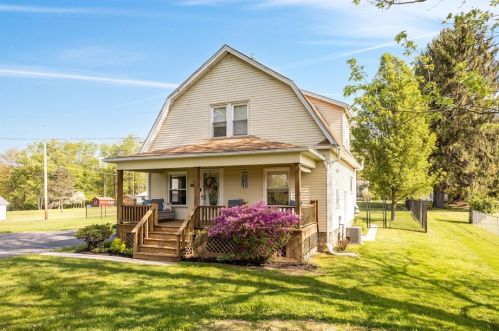 1005 Superior St, Grove City, PA 16127-8609