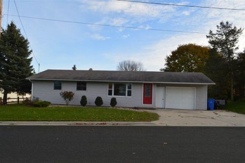 6767 Crippen St, Wayside, WI 54126-9730