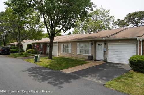 112 Petty Pl, Lakewood, NJ 08701-7325