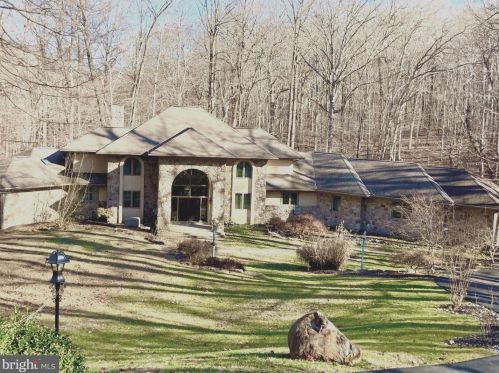 14 Cossart Manor Rd, Chadds Ford, PA 19317-9393