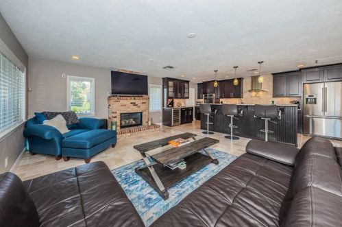 1999 Illinois Ave, Saint Petersburg FL  33703-3421 exterior