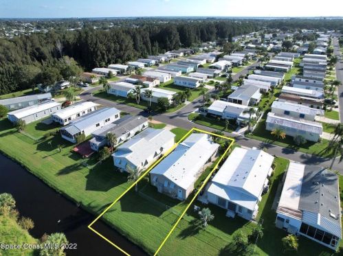 467 Papaya Cir, Sebastian, FL 32976-6852