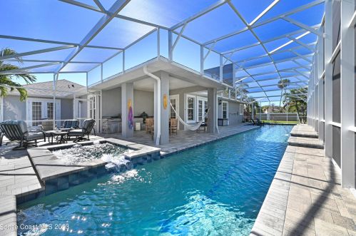 590 Willowgreen Ln, Titusville, FL 32780-3535