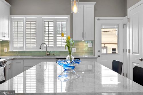 1147 Abbey Pl, Washington DC exterior