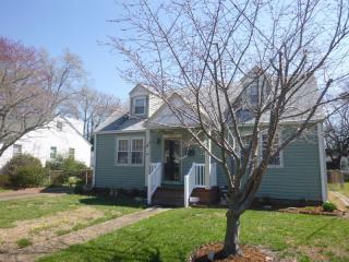 9322 Sturgis St, Norfolk, VA 23503-3048