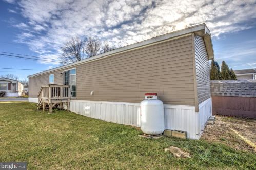 961 Rettew Ml Rd, Ephrata PA  17522-1871 exterior