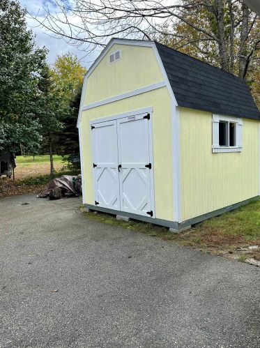 23 Strawberry Ln, Raymond NH  03077-2080 exterior