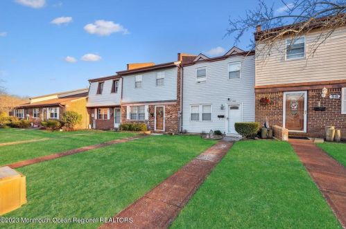 60 Greenwood Loop Rd, Bricktown NJ  08724-1254 exterior