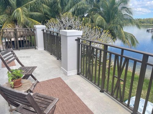 2031 180th Way, Hollywood FL  33029-3001 exterior