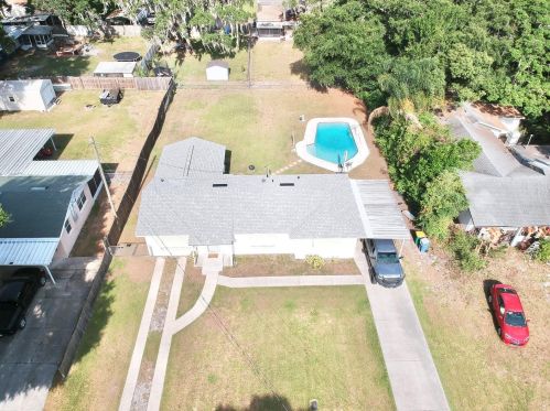 1306 Park Ave, Tavares FL  32778-2352 exterior